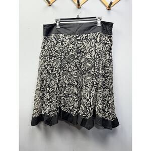 SilkLand Black and Cream A-Line Paisley Skirt